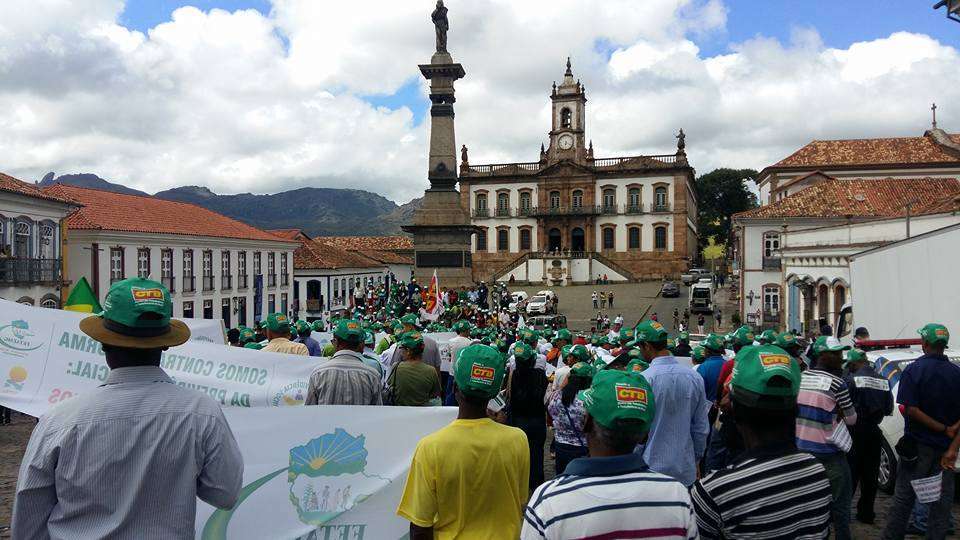 Foto: Trabalhadores Rurais realizam ato contra a Reforma da Previdência na manhã desta quarta-feira em Ouro Preto