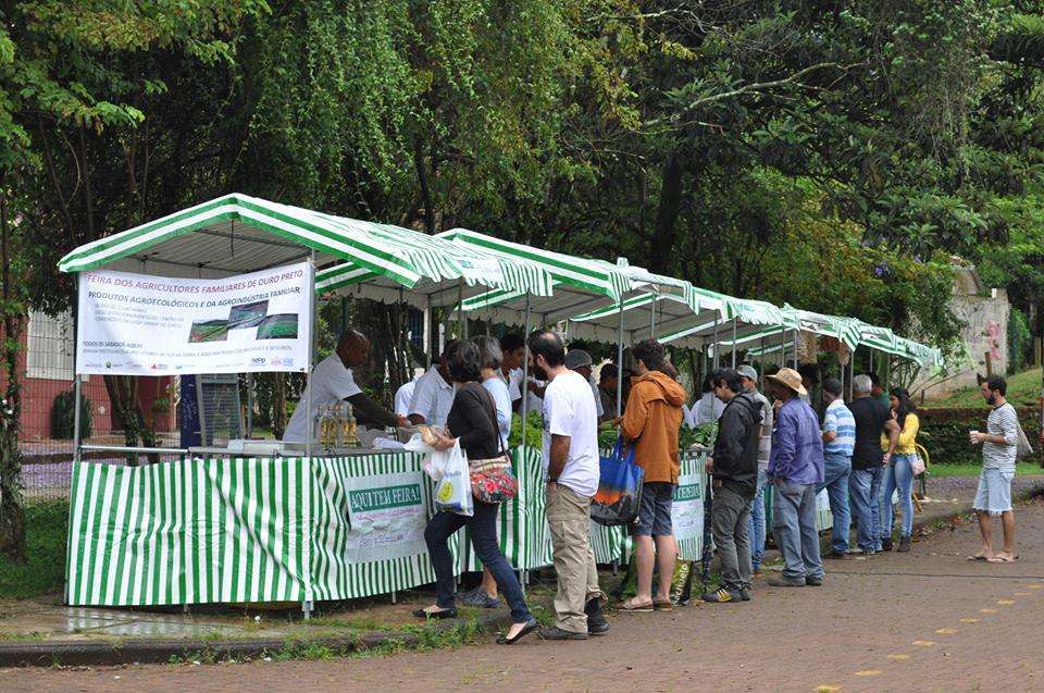 Ouro Preto: Feira dos Agricultores Familiares acontece todo sábado pela manhã na Praça da UFOP