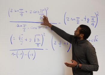 Lei aprovada no Mato Grosso responsabiliza família de qualquer aluno que agredir professores