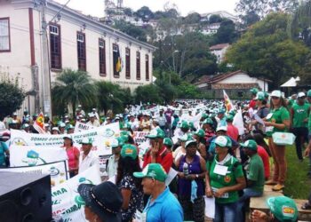 Trabalhadores Rurais realizam ato contra a Reforma da Previdência na manhã desta quarta-feira em Ouro Preto