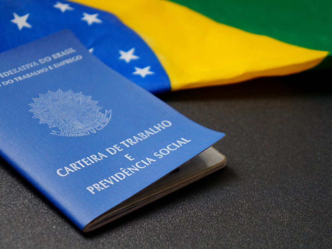 Terceirização irrestrita é aprovada na Câmara; Veja como votaram os Deputados Mineiros Terceirização irrestrita é aprovada na Câmara; Veja como votaram os Deputados Mineiros