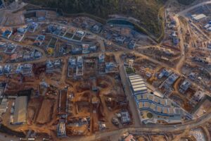 Centenas de vagas de emprego estão disponíveis nas obras de reassentamento de Bento Rodrigues e Paracatu de Baixo Cerca de 750 vagas de emprego estão disponíveis nas obras de reassentamento de Bento Rodrigues e Paracatu de Baixo