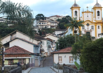 Guia com 40 pontos turísticos em Ouro Preto