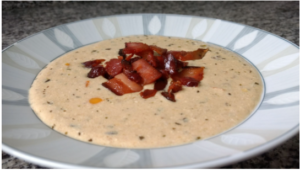 Receita de Sopa Cremosa Picante de Queijo com Bacon Receita de Sopa Cremosa Picante de Queijo com Bacon