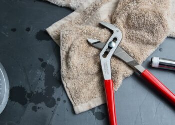 Encanamento entupido em apartamento: como resolver