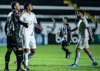 Cruzeiro busca desempatar retrospecto contra Operário para continuar sonhando com o acesso