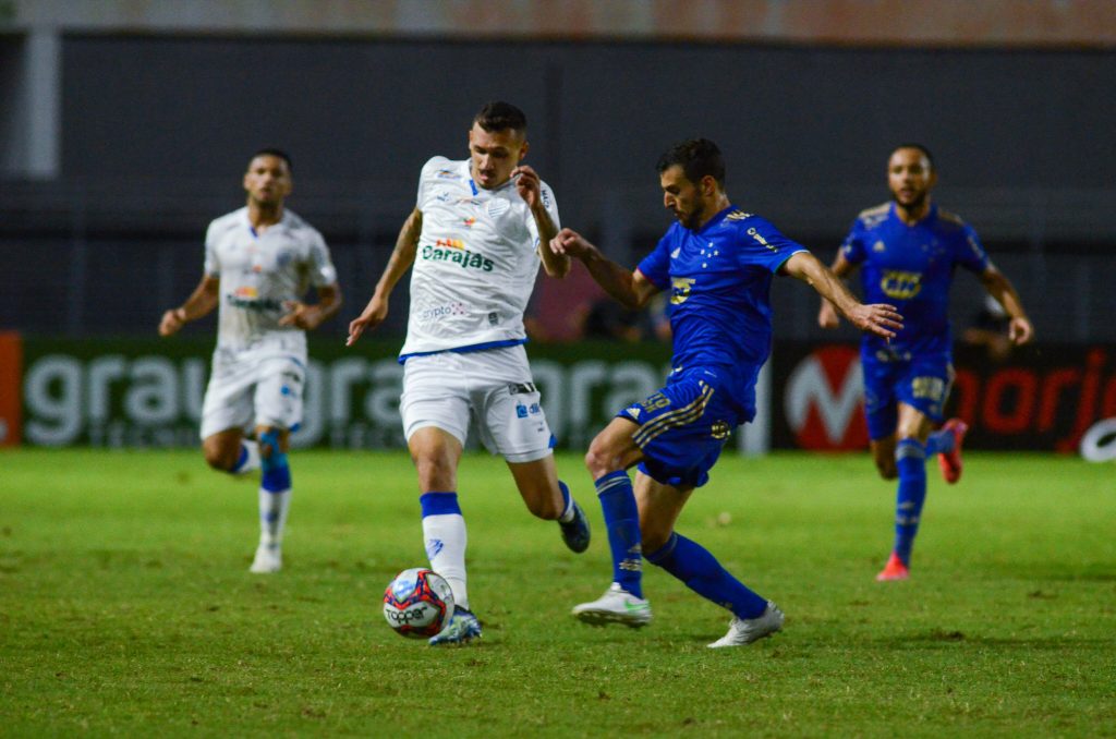 Cruzeiro busca espantar o "fantasma de 2019" para superar o CSA