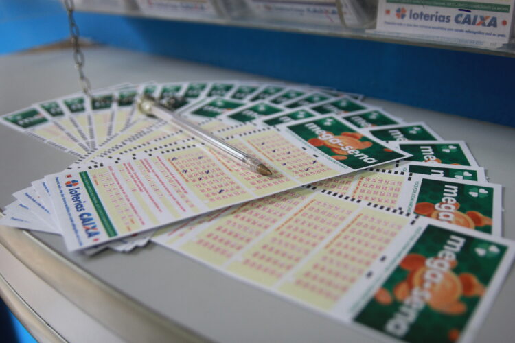 Mega-Sena acumula e terá três sorteios na última semana de setembro