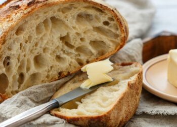 Nunca será só um café com pão