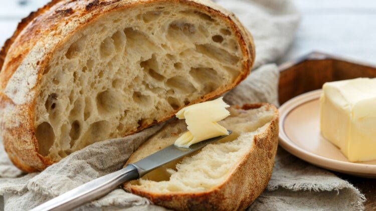 Nunca será só um café com pão