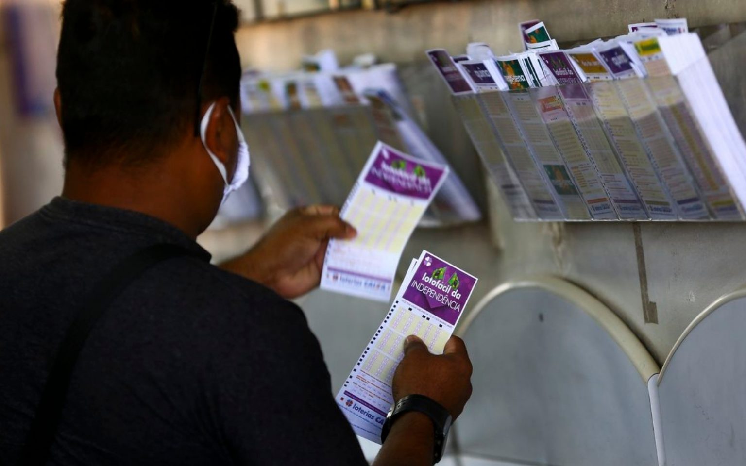 Loterias: confira o resultado da Lotofácil da Independência, Mega-Sena 2408 e demais loterias de sábado Loterias: confira o resultado da Lotofácil da Independência, Mega-Sena 2408 e outras loterias de sábado
