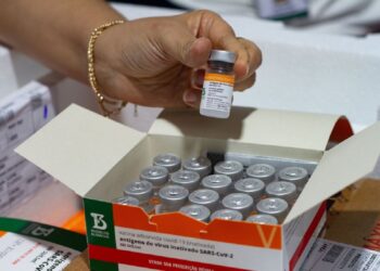 Anvisa interdita 68 doses da Coronavac, em Mariana