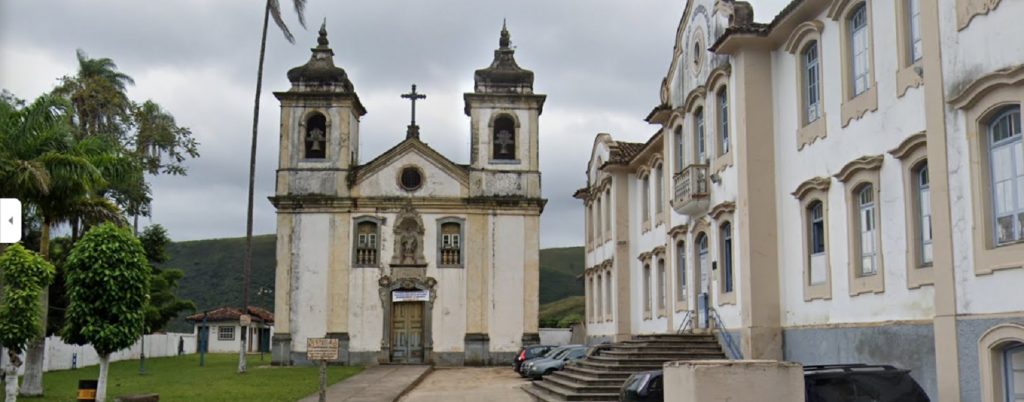 Fechada há sete anos, Capela do Bom Jesus de Matosinhos, de Ouro Preto, tem risco de queda do telhado Fechada há sete anos, Capela do Bom Jesus de Matosinhos, de Ouro Preto, tem risco de cair o telhado