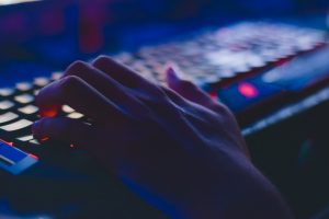 Golpistas usam redes sociais para levar usuários a sites fraudulentos