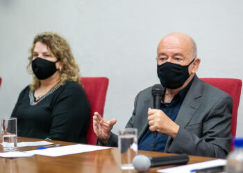 "Não tenho medo de impeachment", diz Angelo Oswaldo após entrega do relatório da CPI Saneouro