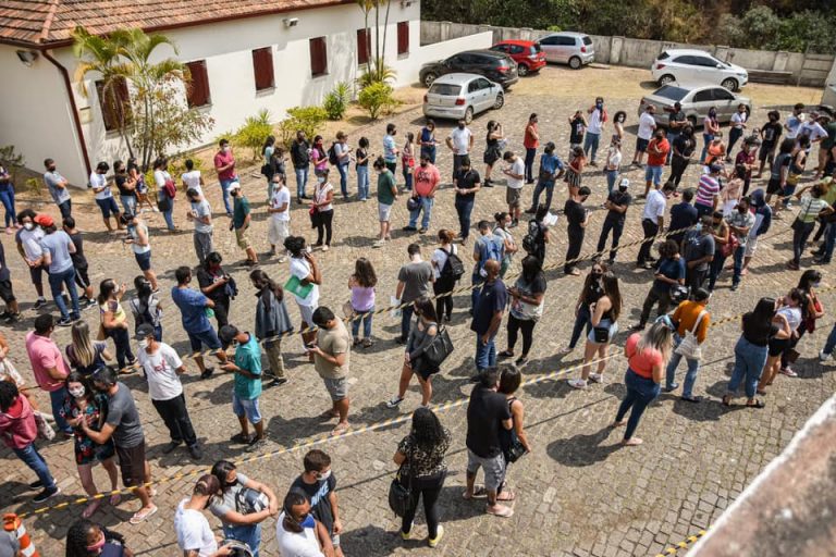Ouro Preto vacina adolescentes de 15 anos com a primeira dose contra a Covid nesta quarta