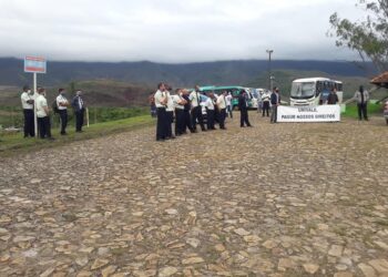 Em greve há seis dias, motoristas da Univale paralisam atividades em quatro minas da Vale