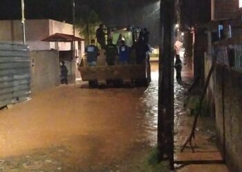 Em 24h, bombeiros atendem pelo menos 57 chamadas relacionadas à chuvas em Minas