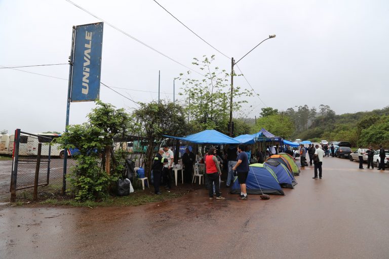 Após oito dias, motoristas da Univale interrompem paralisação