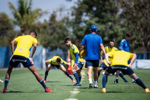 Cruzeiro enfrenta lanterna da Série B para tentar se afastar do Z-4 Cruzeiro enfrenta lanterna da Série B para tentar se afastar do Z-4