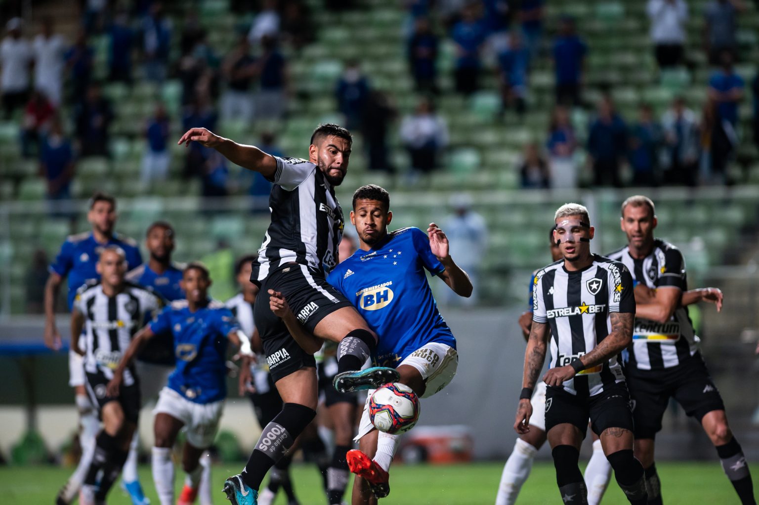Inédito! Cruzeiro passa três jogos seguidos sem sofrer gols na Série B