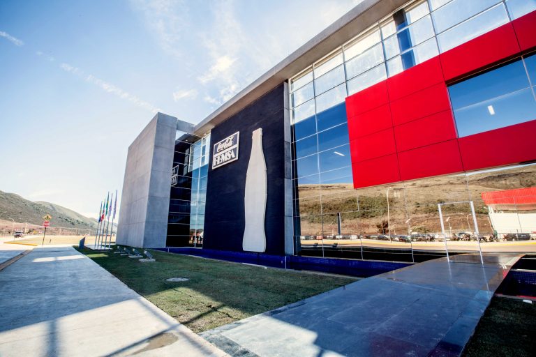 Coca-Cola FEMSA abre vagas em Itabirito e Mariana