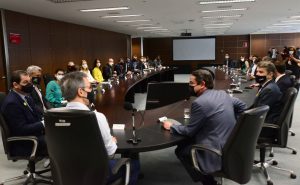 Governo de Minas discute repactuação do acordo de reparação pelo desastre em Mariana Governo de Minas discute repactuação do acordo de reparação pelo desastre em Mariana