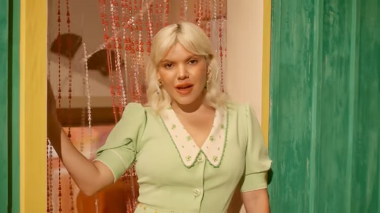 Ombrim; Duda Beat grava música da compositora mineira Marina Sena . Foto: reprodução clipe Duda Beat