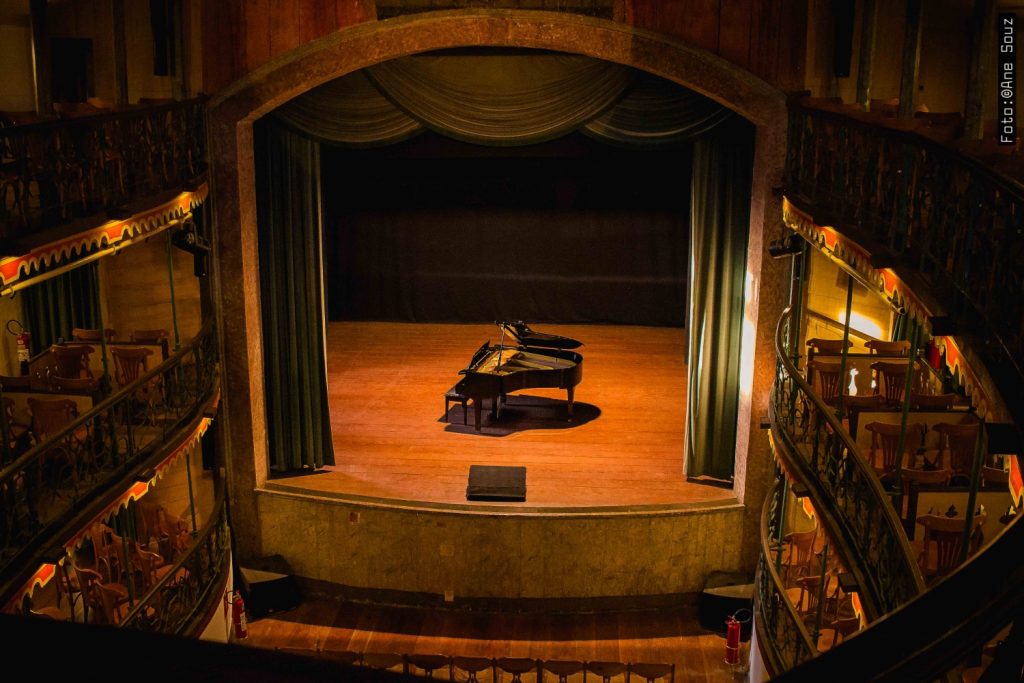 Em Ouro Preto, Casa da Ópera reabre ao público com espetáculo inédito nas Américas