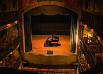 Em Ouro Preto, Casa da Ópera reabre ao público com espetáculo inédito nas Américas
