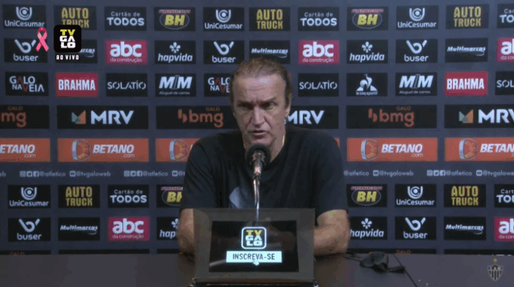 "Tá longe de tá decidido", diz Cuca após vitória do Atlético contra o Cuiabá