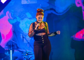 "Até você voltar" é a música composta por Marília Mendonça mais tocada nos últimos 10 anos