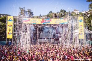 Dennis DJ, Léo Santana e Pedro Sampaio são algumas das atrações do carnaval privado em Ouro Preto Dennis DJ, Léo Santana e Pedro Sampaio são algumas das atrações do carnaval privado em Ouro Preto