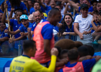 Com seu maior público no ano, Cruzeiro busca eliminar chance de rebaixamento contra o Brusque
