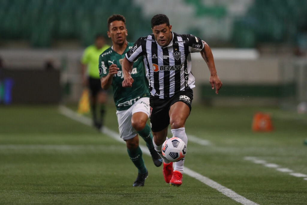 Atlético visita Palmeiras para manter o sonho de levantar a taça no domingo
