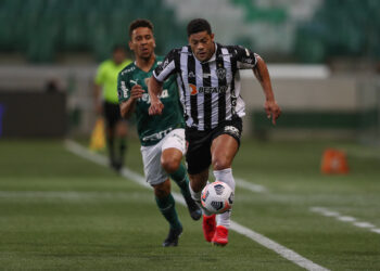 Atlético visita Palmeiras para manter o sonho de levantar a taça no domingo