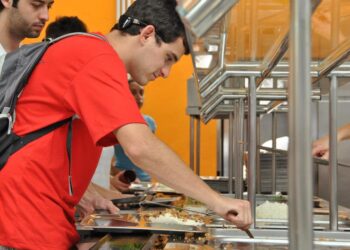 Bandejão da UFOP pode ficar R$ 4 mais caro na retomada das aulas presenciais