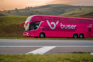 Buser cria programa universitário para formar profissionais de TI com salário mensal de 3 mil reais por aluno Buser cria programa universitário para formar profissionais de TI com salário mensal de 3 mil reais por aluno