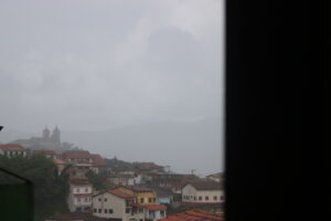 Com chuva, risco de deslizamento deixa 23 pontos de Ouro Preto em alerta Com chuva, risco de deslizamento deixa 23 pontos de Ouro Preto em alerta