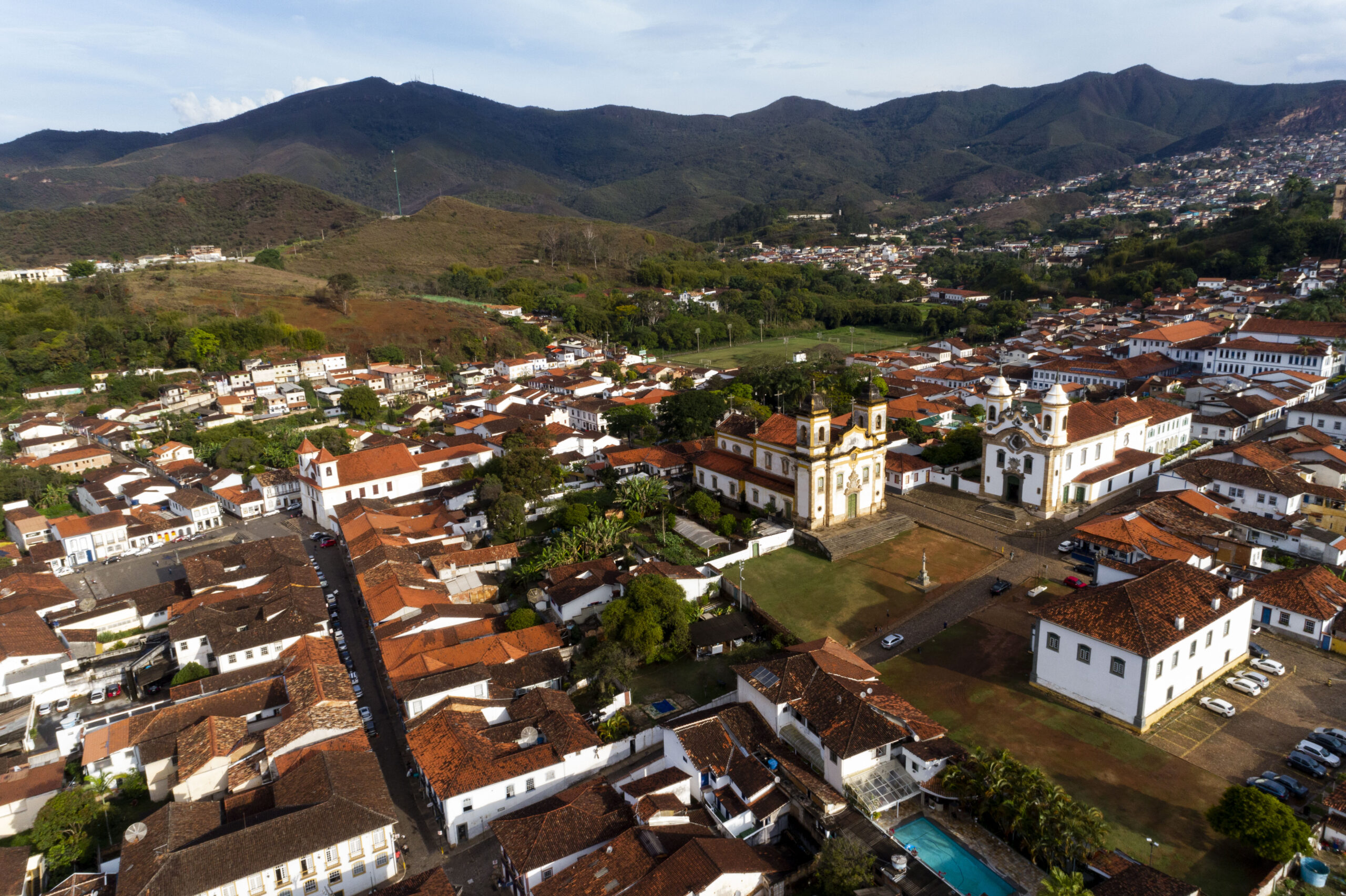 Vista aérea do centro histórico de Mariana - Imagem: Bruno Correa / NITRO Historias Visuais