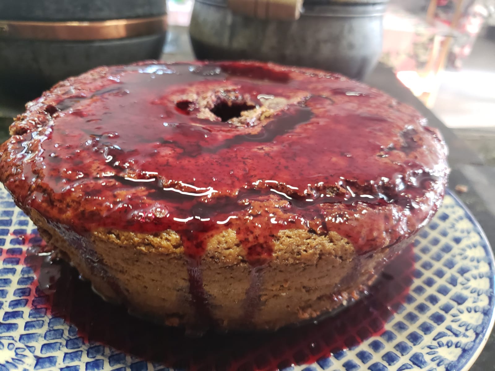 Bolo de jabuticaba que é pura jabuticaba - Na Cozinha da Helo