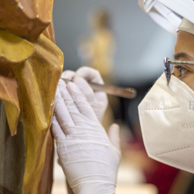 Restauração de obras de Aleijadinho é aberta ao público em Belo Horizonte