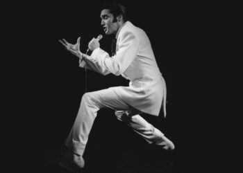 Novo filme sobre Elvis Presley ganha teaser e data de estreia