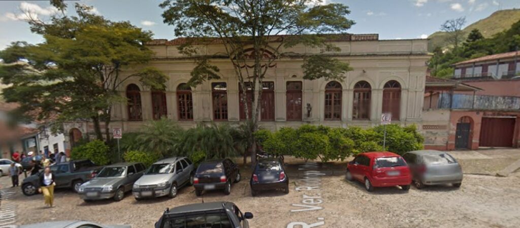 Dois professores da escola Dom Pedro II contraem Covid-19, em Ouro Preto
