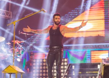 Van com equipe de Gusttavo Lima capota na Paraíba