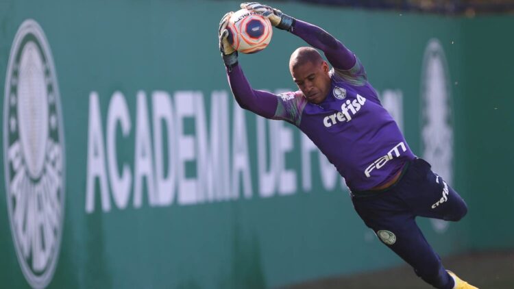 Multicampeão, Jailson, de 40 anos, é mais um reforço do Cruzeiro