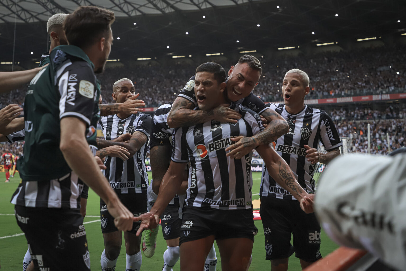 Após bi do Brasileiro, Atlético é bicampeão da Copa do Brasil Após bi do Brasileiro, Atlético é bicampeão da Copa do Brasil