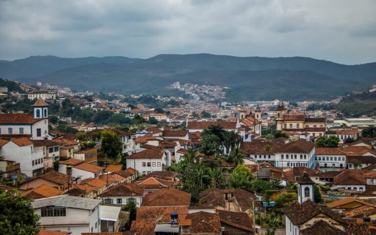 Em 2021, Mariana tem saldo positivo de geração de empregos em todos os setores