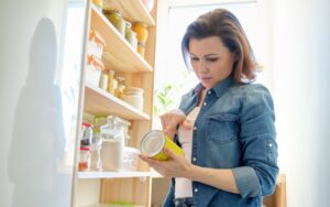 Você se atenta ao prazo de validade dos alimentos que consome? Você se atenta ao prazo de validade dos alimentos que consome?