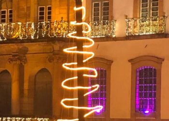 Decoração de Natal em Ouro Preto vira alvo de críticas e chacota nas redes sociais